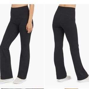 Brand NEW SPANX® Booty Boost Yoga Pants --